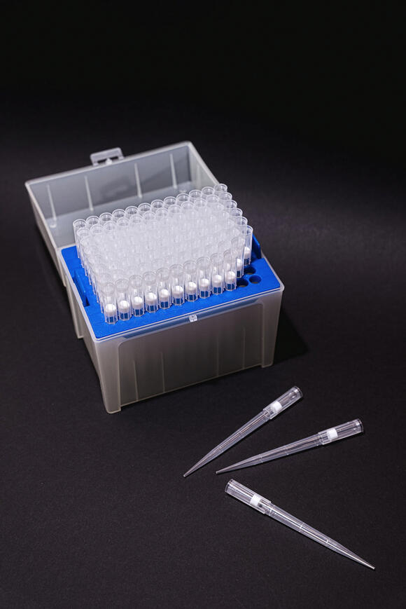 produkty na černém pozadí